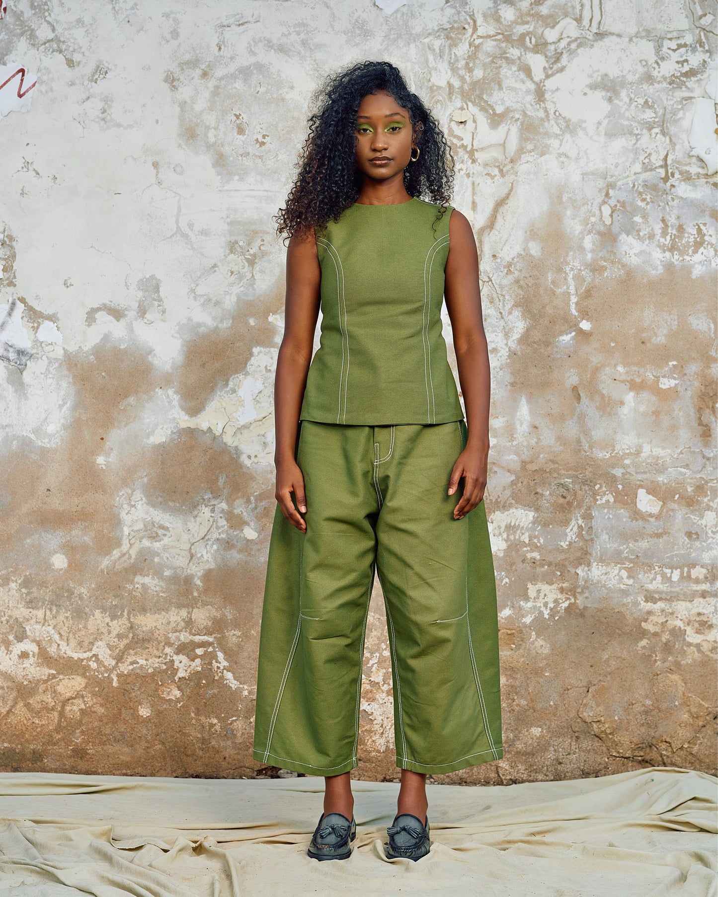 Phola Park Keyhole Open Back Sleeveless Top