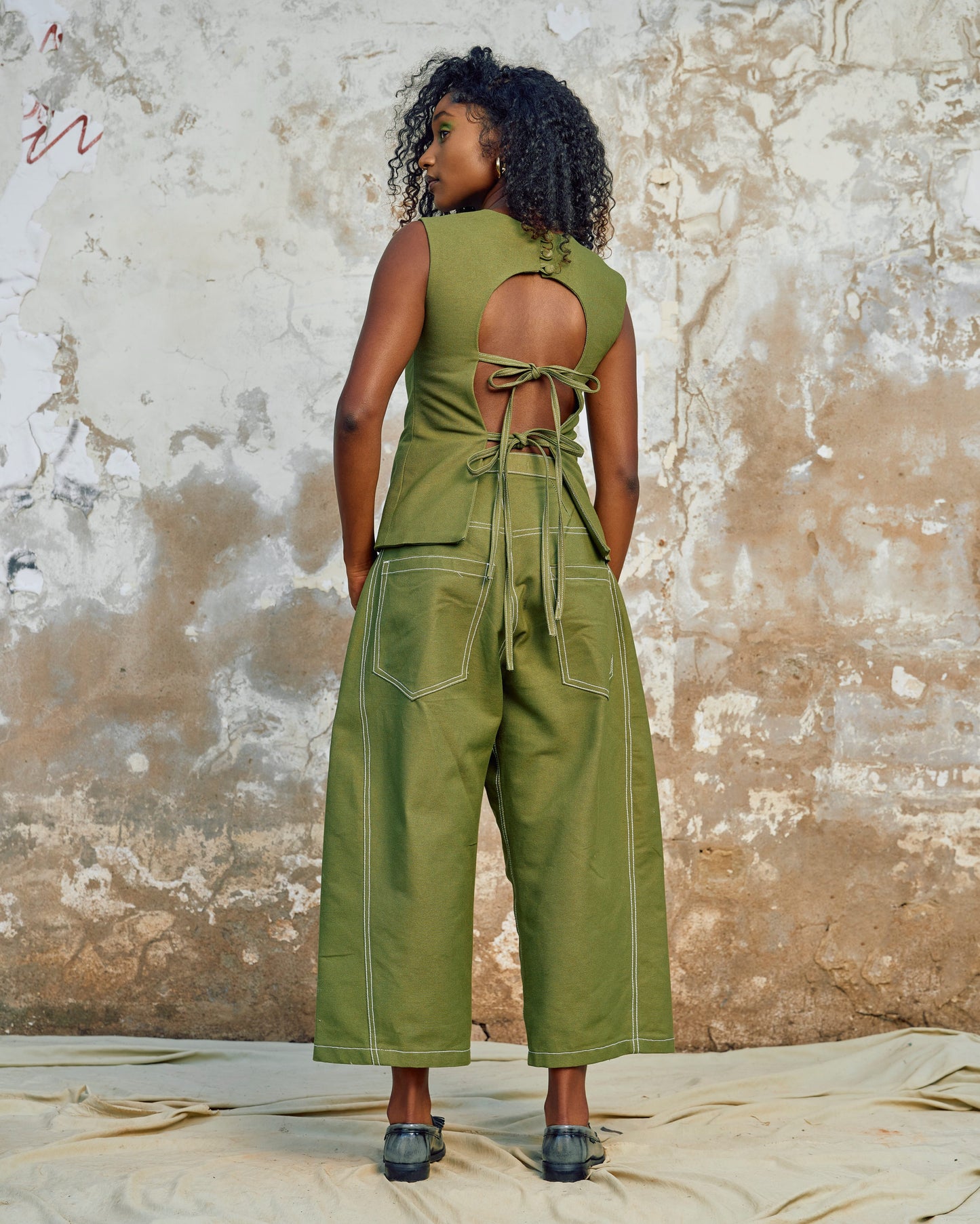 Phola Park Keyhole Open Back Sleeveless Top
